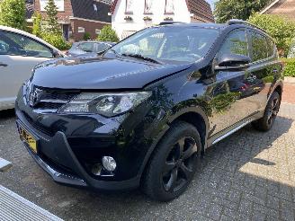 Schadeauto Toyota Rav-4 2.2D Style 4WD 2014/4