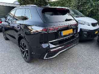 damaged passenger cars Volkswagen Tiguan 1.5 e-Hybrid R-Line Edition 130/55 KW 2024/11