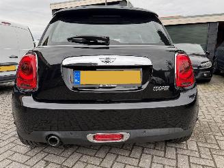 Mini Cooper Automaat 1.5 Chilli/Mary-Lebone Vaste Prijs alleen zakelijke verkoop. picture 3