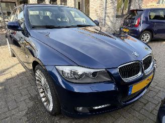 Coche accidentado BMW 3-serie Auto is gereserveerd 318D Sedan 2010/4