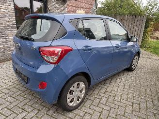 Hyundai I-10 Motorschade.€1750 vaste prijs picture 2