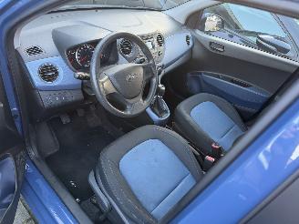 Hyundai I-10 Motorschade.€1750 vaste prijs picture 3