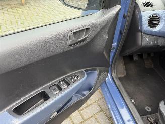 Hyundai I-10 Motorschade.€1750 vaste prijs picture 13