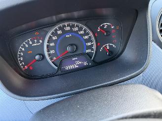 Hyundai I-10 Motorschade.€1750 vaste prijs picture 4