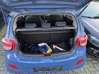 Hyundai I-10 Motorschade.€1750 vaste prijs picture 10