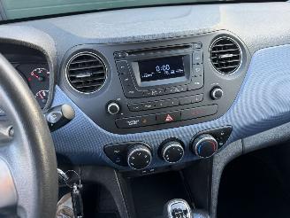 Hyundai I-10 Motorschade.€1750 vaste prijs picture 7
