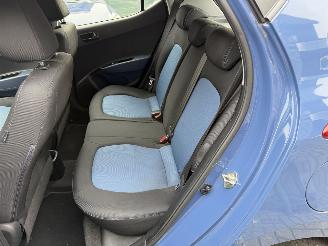 Hyundai I-10 Motorschade.€1750 vaste prijs picture 12