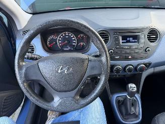 Hyundai I-10 Motorschade.€1750 vaste prijs picture 6