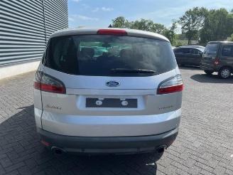 Ford S-Max  picture 4