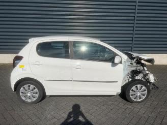 Peugeot 108 108, Hatchback, 2014 1.0 12V picture 2