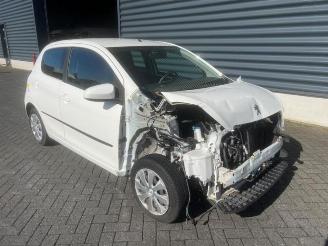 Coche accidentado Peugeot 108 108, Hatchback, 2014 1.0 12V 2014/10