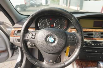 BMW 3-serie 330i 24V Combi/o  Benzine 2.979cc 190kW (258pk) picture 17