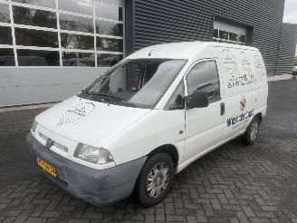 Vaurioauto  commercial vehicles Peugeot Expert 1.9D Bestel  Diesel 1.868cc 51kW (69pk) 1999/6