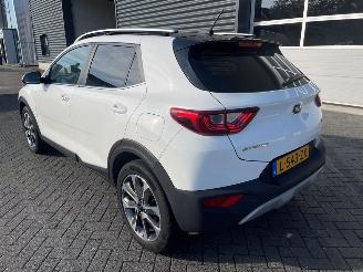 Kia Stonic 1.0i T-GDi 12V SUV  Benzine 998cc 88kW (120pk) FWD picture 3