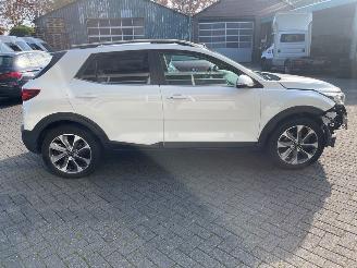 Kia Stonic 1.0i T-GDi 12V SUV  Benzine 998cc 88kW (120pk) FWD picture 6