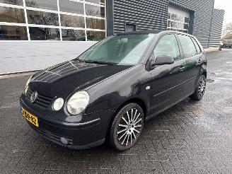 Vaurioauto  passenger cars Volkswagen Polo 1.2 12V Hatchback  Benzine 1.198cc 47kW (64pk) 2005/5