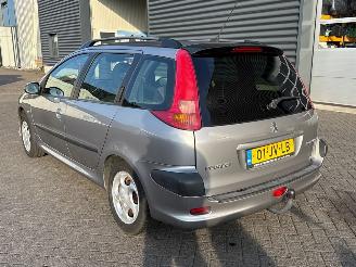 Peugeot 206 SW 1.4 Combi/o  Benzine 1.360cc 55kW (75pk) FWD picture 3