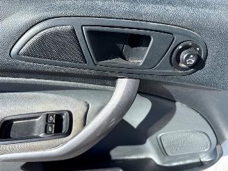Ford Fiesta 1.25 16V Hatchback  Benzine 1.242cc 44kW (60pk) FWD picture 19