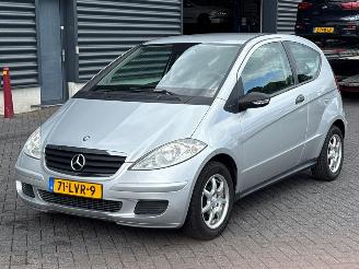 skadebil auto Mercedes A-klasse 1.5 A-150 3-Drs. Hatchback 2Dr Benzine 1.498cc 70kW (95pk) FWD 2005/4