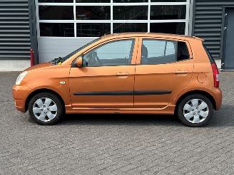 Kia Picanto 1.0 12V Hatchback  Benzine 999cc 45kW (61pk) FWD picture 2
