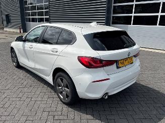 BMW 1-serie Navi, Camera, Stoelverwarming,118i TwinPower 12V Benzine 1.499cc 103kW (140pk) picture 3