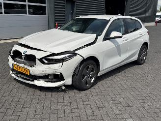 Auto incidentate BMW 1-serie Navi, Camera, Stoelverwarming,118i TwinPower 12V Benzine 1.499cc 103kW (140pk) 2020/2