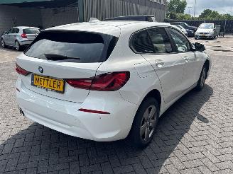 BMW 1-serie Navi, Camera, Stoelverwarming,118i TwinPower 12V Benzine 1.499cc 103kW (140pk) picture 5