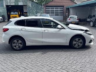 BMW 1-serie Navi, Camera, Stoelverwarming,118i TwinPower 12V Benzine 1.499cc 103kW (140pk) picture 6