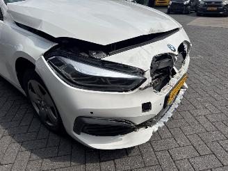 BMW 1-serie Navi, Camera, Stoelverwarming,118i TwinPower 12V Benzine 1.499cc 103kW (140pk) picture 28
