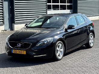 Auto incidentate Volvo V-40 1.6 D2 Hatchback 4Dr Diesel 1.560cc 84kW (114pk) FWD 2014/6