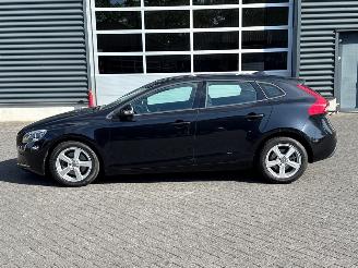 Volvo V-40 1.6 D2 Hatchback 4Dr Diesel 1.560cc 84kW (114pk) FWD picture 2