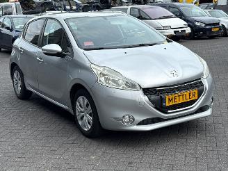 Peugeot 208 1.2 Vti 12V PureTech 82 Hatchback  Benzine 1.199cc 60kW (82pk) FWD picture 7