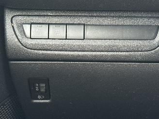 Peugeot 208 1.2 Vti 12V PureTech 82 Hatchback  Benzine 1.199cc 60kW (82pk) FWD picture 21