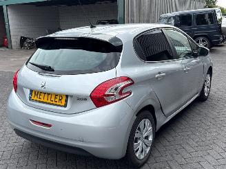 Peugeot 208 1.2 Vti 12V PureTech 82 Hatchback  Benzine 1.199cc 60kW (82pk) FWD picture 5