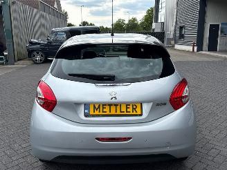 Peugeot 208 1.2 Vti 12V PureTech 82 Hatchback  Benzine 1.199cc 60kW (82pk) FWD picture 4