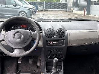 Dacia Sandero 1.2 16V Hatchback  Benzine 1.149cc 55kW (75pk) FWD picture 11