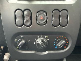 Dacia Sandero 1.2 16V Hatchback  Benzine 1.149cc 55kW (75pk) FWD picture 15