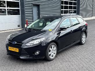 škoda osobní automobily Ford Focus 1.0 Ti-VCT EcoBoost 12V 125 Combi/o  Benzine 998cc 92kW (125pk) 2013/6