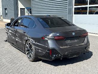 Unfallwagen BMW 5-serie BMW I5 M60 442 KW (601 PK) xDrive 84 kWh panoramadak, carplay, 360 camera 2023/10