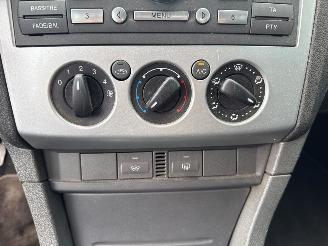 Ford Focus 1.6 16V Hatchback  Benzine 1.596cc 74kW (101pk) FWD airco picture 16
