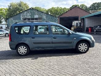 Dacia Logan 1.6 Combi/o  Benzine 1.598cc 64kW (87pk) FWD  airco, trekhaak picture 6