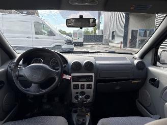 Dacia Logan 1.6 Combi/o  Benzine 1.598cc 64kW (87pk) FWD  airco, trekhaak picture 11