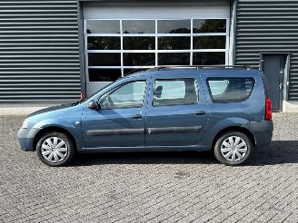 Dacia Logan 1.6 Combi/o  Benzine 1.598cc 64kW (87pk) FWD  airco, trekhaak picture 2