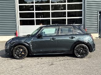 Mini Cooper S 2.0 Cooper S, John Cooper Works M pakket, camera, navi, panoramadak picture 2