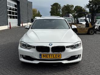 BMW 3-serie 320i 2.0 16V Sedan 4Dr Benzine 1.997cc 135kW (184pk) RWD picture 8