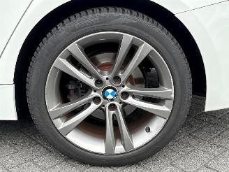BMW 3-serie 320i 2.0 16V Sedan 4Dr Benzine 1.997cc 135kW (184pk) RWD picture 24