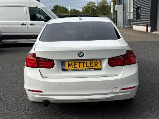 BMW 3-serie 320i 2.0 16V Sedan 4Dr Benzine 1.997cc 135kW (184pk) RWD picture 4