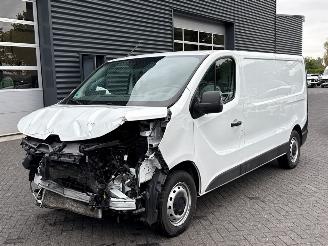 Schade bestelwagen Renault Trafic 2.0 dCi 130 T30 L2H1 Work Edition, Clima, PDC 2023/11