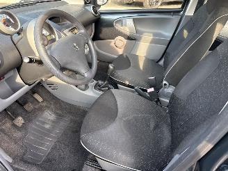 Peugeot 107 1.0 12V Hatchback  Benzine 998cc 50kW (68pk) FWD picture 12