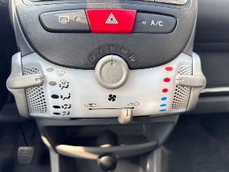 Peugeot 107 1.0 12V Hatchback  Benzine 998cc 50kW (68pk) FWD picture 16